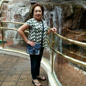 Meet your Posher, Gloria